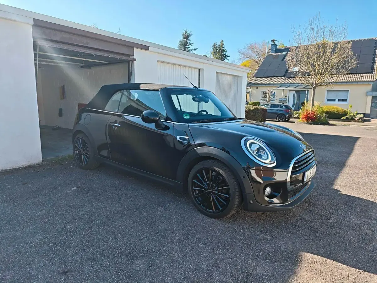 Używany Mini Cooper 136 KM (100 kW) 2018 Czarny Hatchback