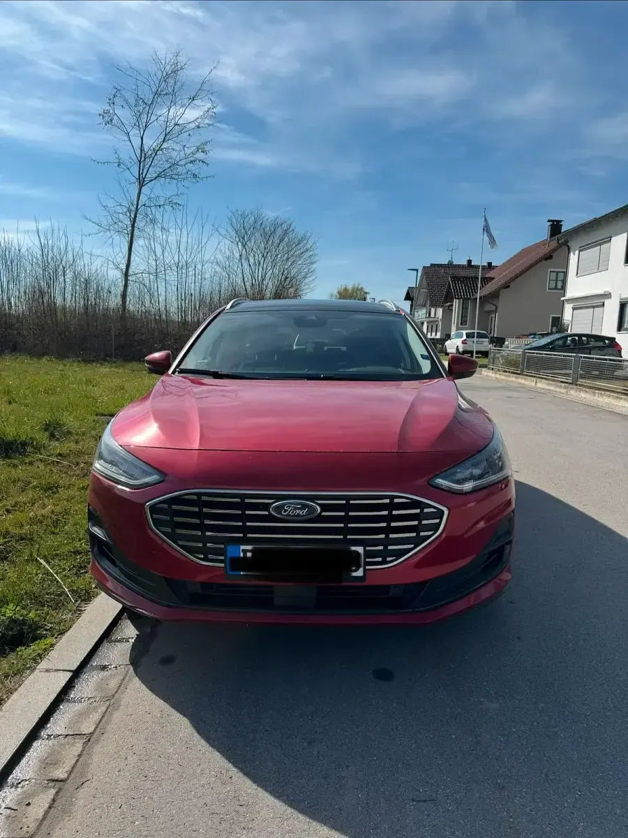 Usata Ford Focus 125 CV (91 kW) 2024 Rosso Station wagon