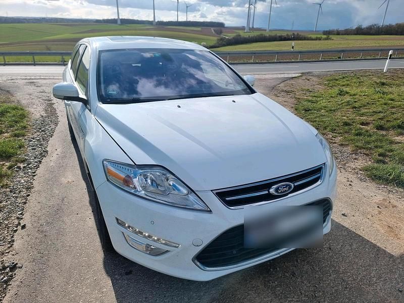 Gebraucht Ford Mondeo 140 PS (102 kW) 2012 Weiß Kombi