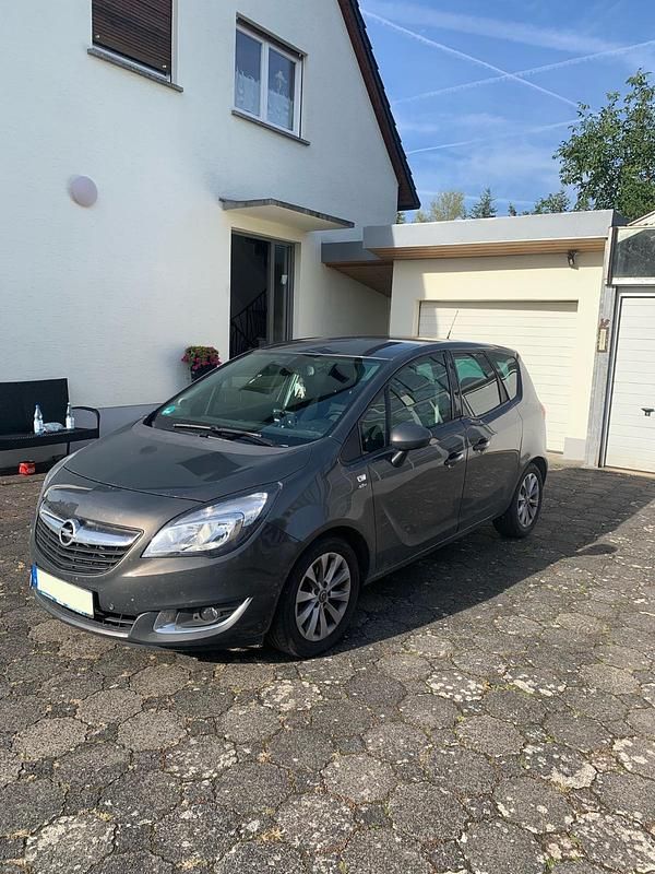 Grau Gebraucht 2017 Opel Meriva S Van / Kleinbus | 7.500 € (Fairer Preis) - Bild 1/4