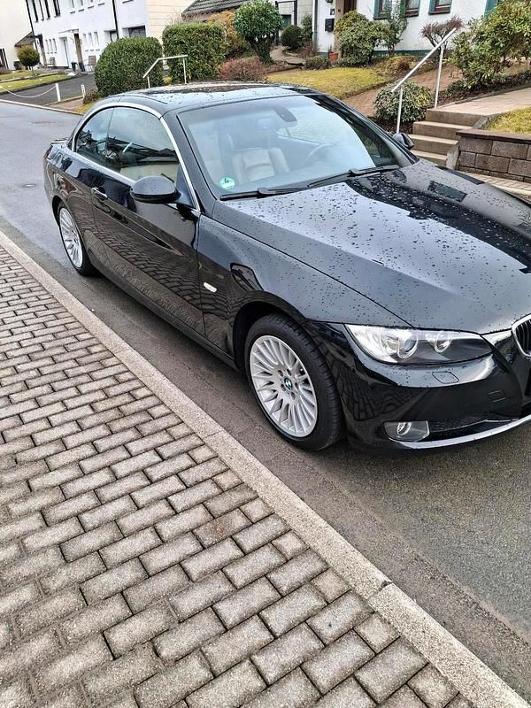 Gebraucht BMW 320 Cabriolet 170 PS (125 kW) 2007 Schwarz Cabrio