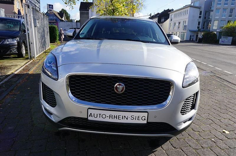 Second-hand Jaguar E-Pace Basis 249 CP (183 kW) 2018 Argintiu SUV