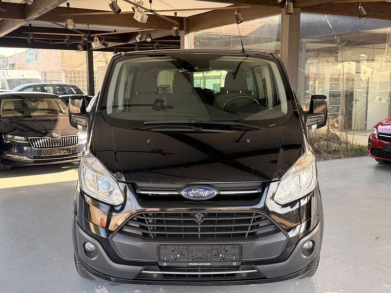 Gebraucht Ford Tourneo 131 PS (96 kW) 2016 Schwarz Van / Kleinbus