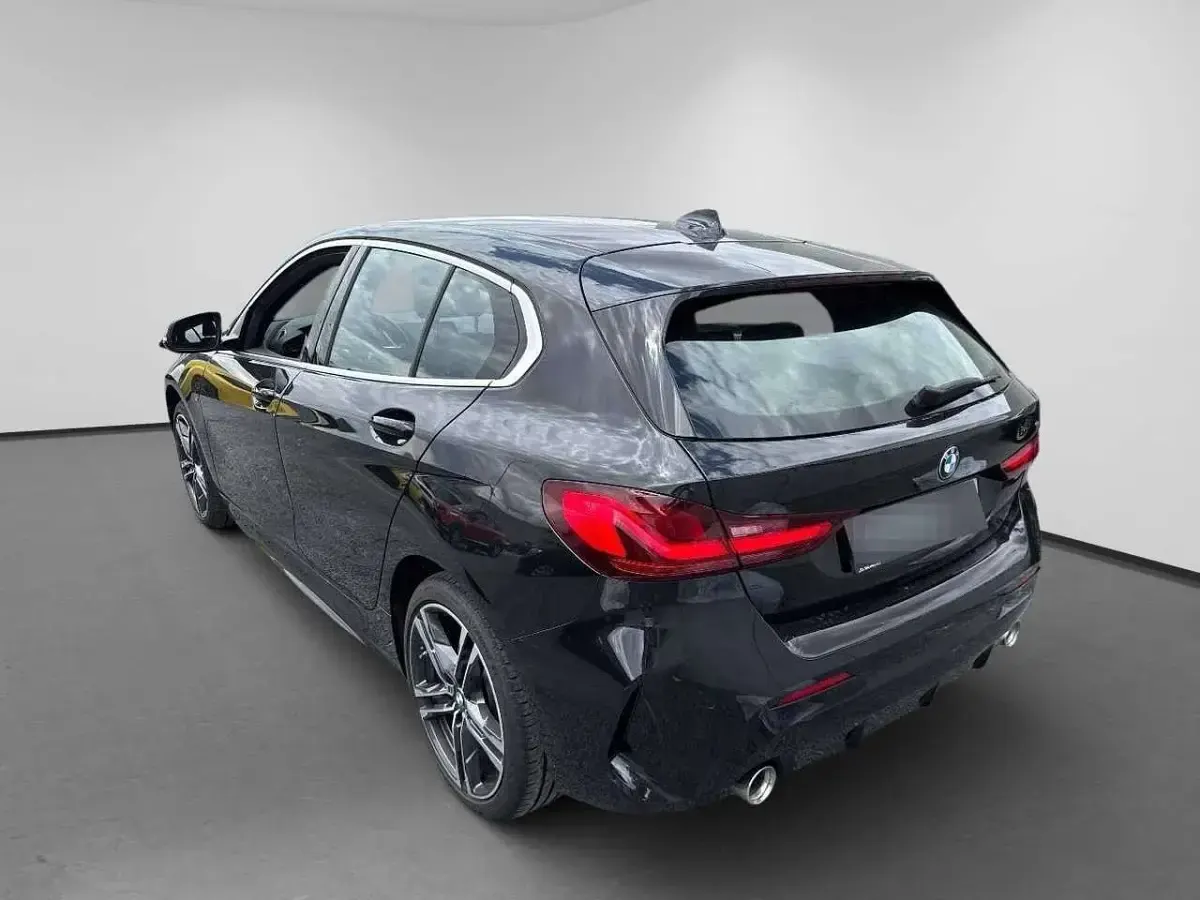 Gebraucht BMW 118 M Sport 150 PS (110 kW) 2023 Schwarz Limousine