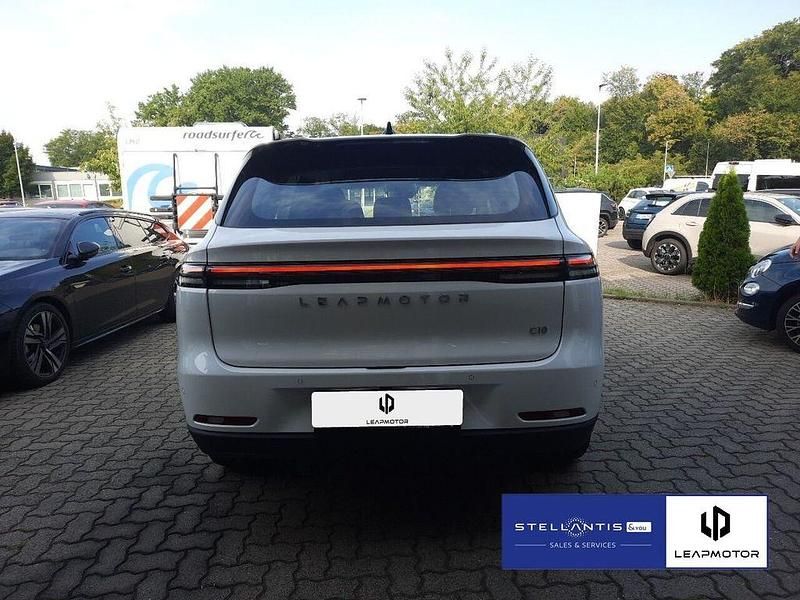 Gebraucht Leapmotor C10 160 kW (218 PS) 2024 Weiß SUV