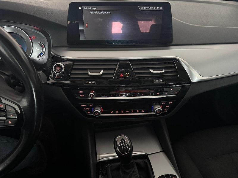 Gebraucht BMW 520 190 PS (139 kW) 2018 Schwarz Kombi