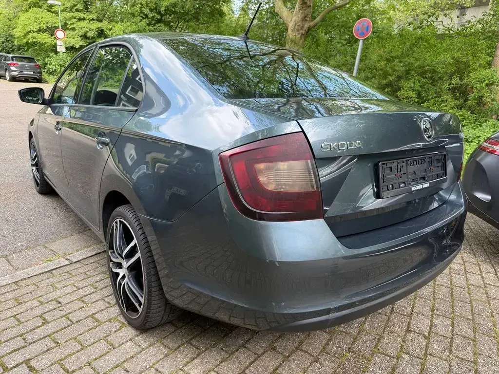 Gebraucht Skoda Rapid Active 95 PS (69 kW) 2019 Kleinwagen