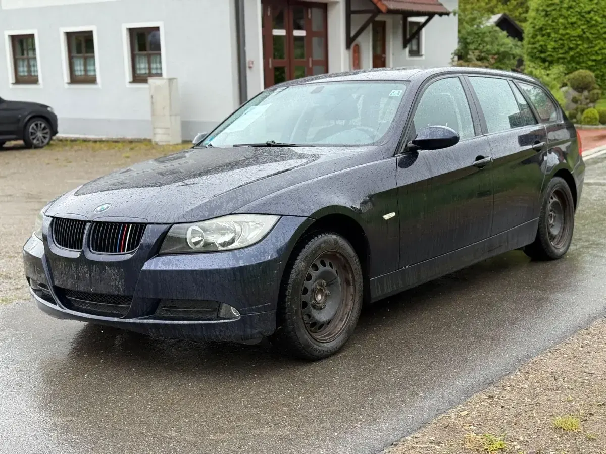 Gebraucht BMW 318 Advantage 129 PS (94 kW) 2006 Blau Kombi