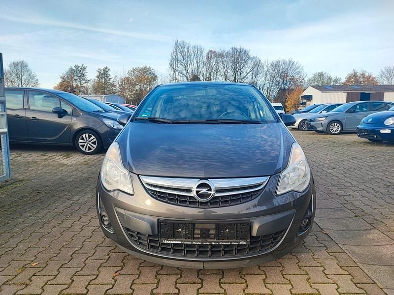Grau Gebraucht 2012 Opel Corsa Kombi | 5.990 € (Etwas zu teuer) - Bild 1/4