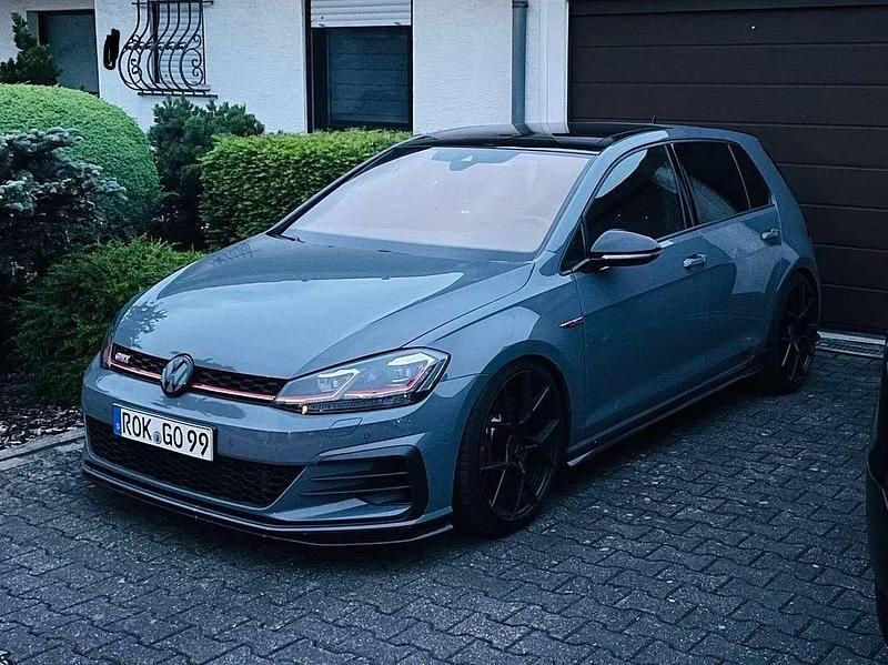 Grau Gebraucht 2019 VW Golf VII GTI Limousine | 27.790 € (Fairer Preis) - Bild 1/4