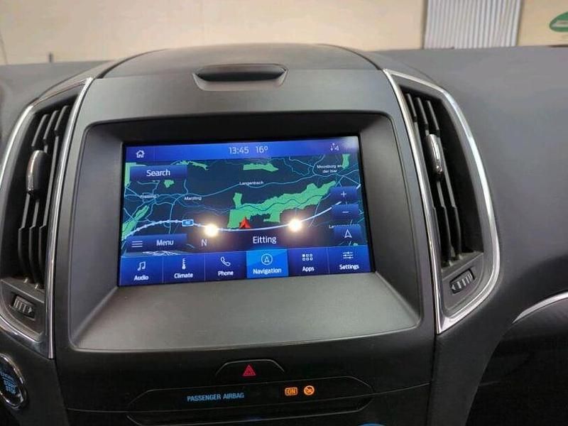 Gebraucht Ford S-MAX Titanium 150 PS (110 kW) 2022 Weiß Van / Kleinbus