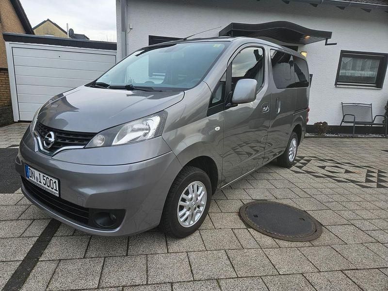 Grau Gebraucht 2015 Nissan Evalia Tekna Van / Kleinbus | 12.900 € (Teuer) - Bild 1/4