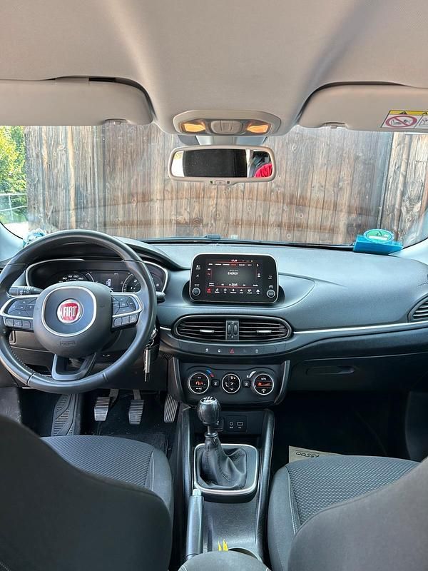 Schwarz Gebraucht 2016 Fiat Tipo Kombi | 9.000 € (Fairer Preis) - Bild 1/4