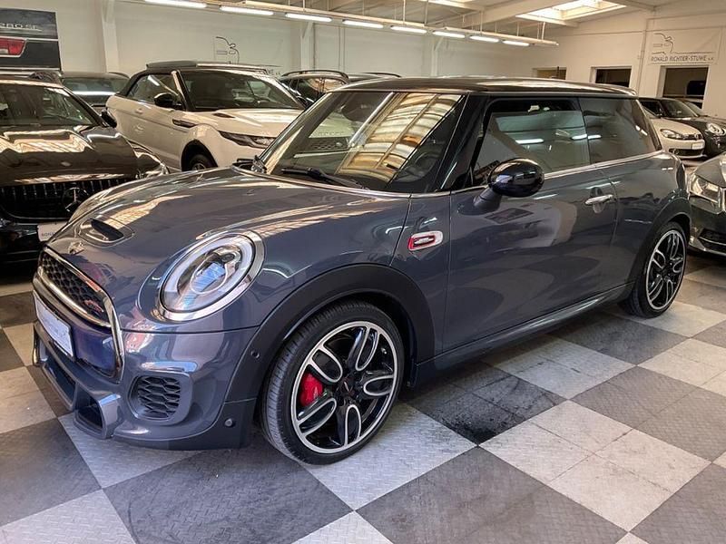 Grau Gebraucht 2017 Mini John Cooper Works Kleinwagen | 21.999 € (Fairer Preis) - Bild 1/4
