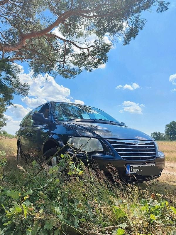 Grau Gebraucht 2008 Chrysler Voyager Van / Kleinbus | 600 € - Bild 1/4