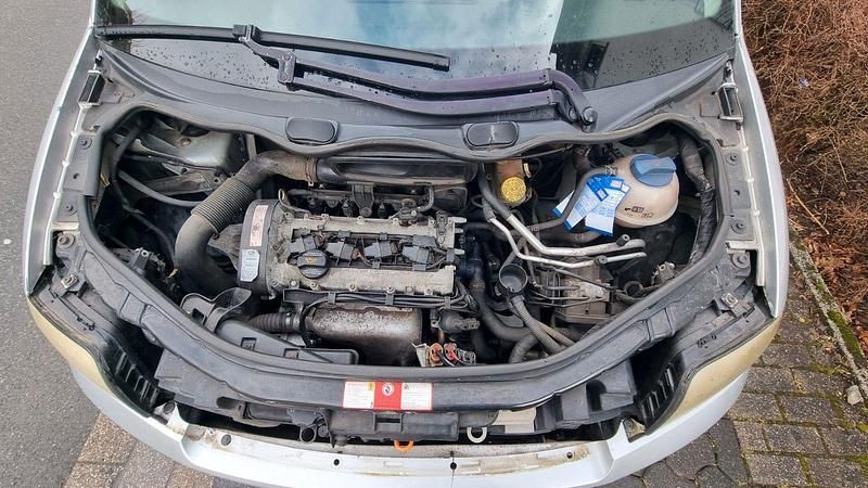 Second-hand Audi A2 75 CP (55 kW) 2003 Argintiu Hatchback