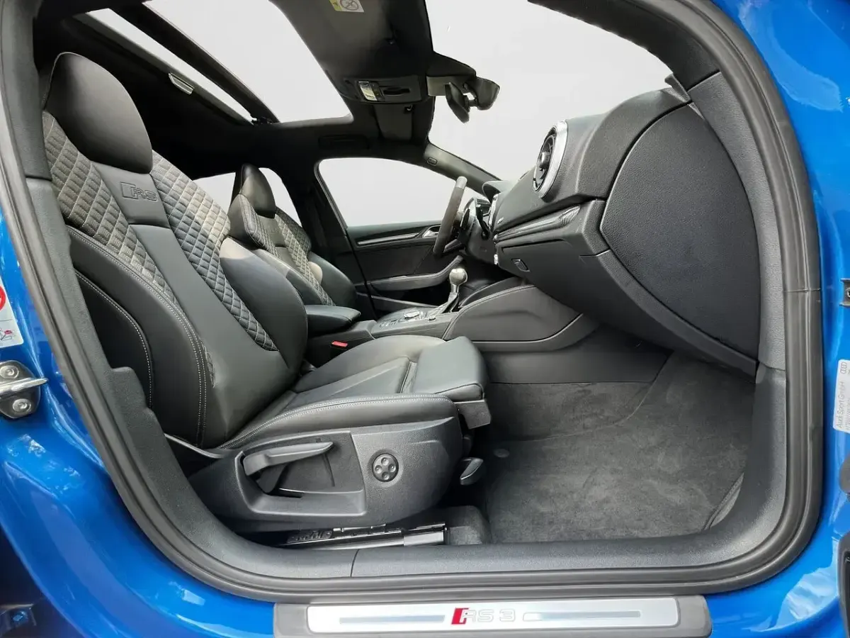 Gebraucht Audi RS3 Sportback Advanced 400 PS (294 kW) 2020 Arablau kristalleffekt Kleinwagen