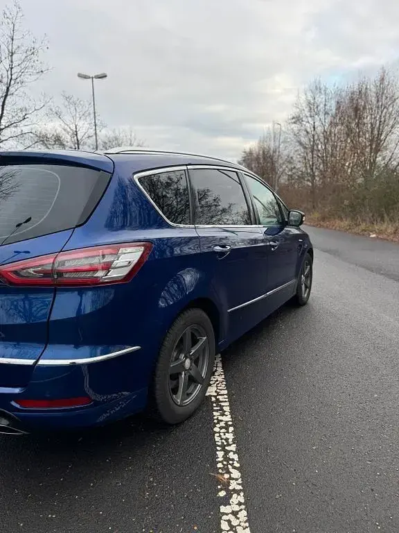 Gebraucht Ford S-MAX Vignale 179 PS (131 kW) 2017 Blau Van / Kleinbus