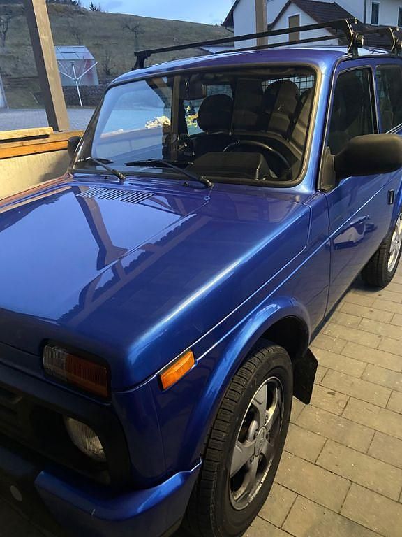 Gebraucht Lada Urban 83 PS (61 kW) 2019 Blau SUV