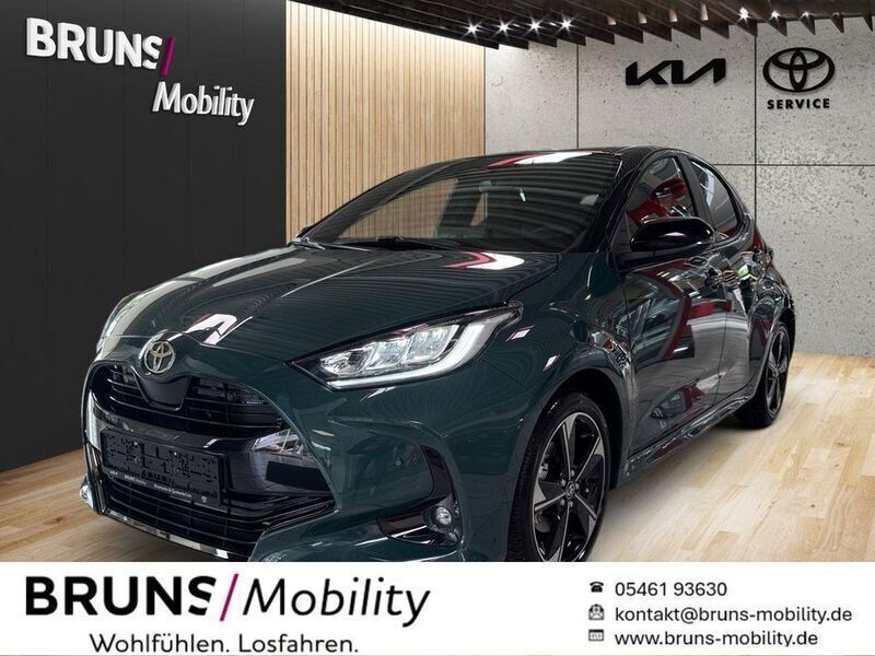 Grün/schwarz Neu 2025 Toyota Yaris Hybrid Executive SUV | 28.999 € (Guter Preis) - Bild 1/4