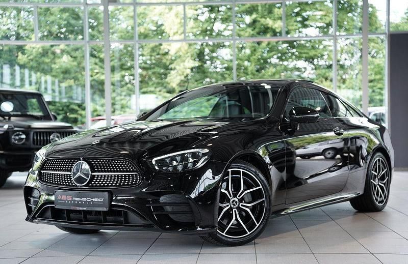 Schwarz Gebraucht 2023 Mercedes E220 AMG line Coupé | 49.900 € (Fairer Preis) - Bild 1/3