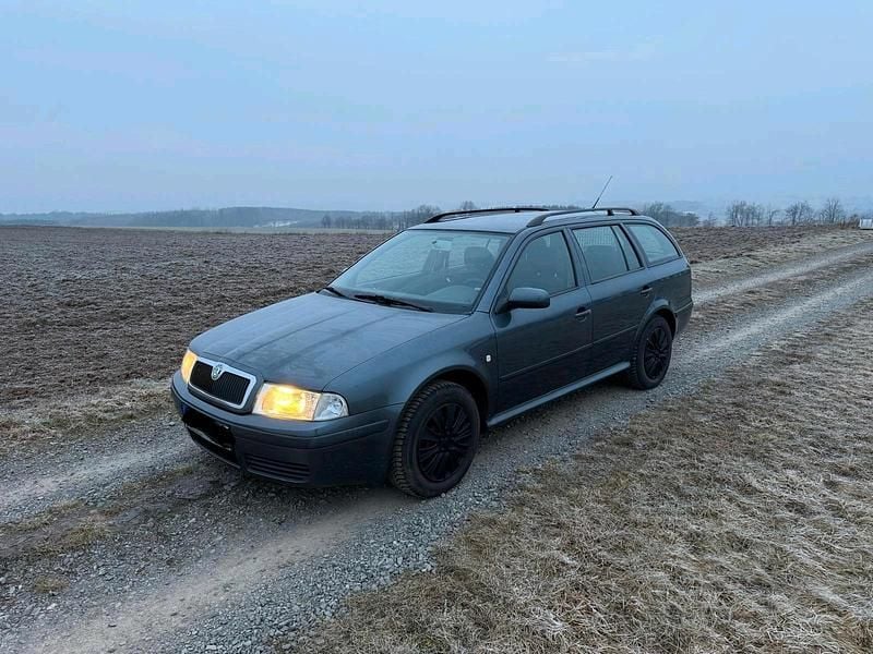 Grau Gebraucht 2007 Skoda Octavia Kombi | 3.000 € (Fairer Preis) - Bild 1/4
