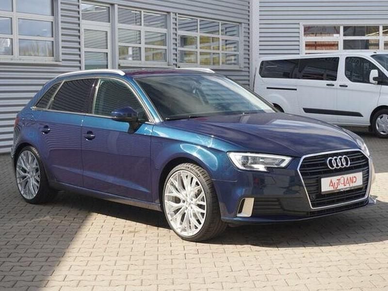 Gebraucht Audi A3 Comfort 150 PS (110 kW) 2019 Blau Kombi
