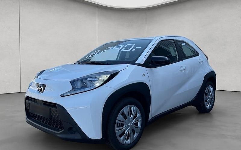 Weiß Neu 2025 Toyota Aygo Play Kleinwagen | 15.990 € - Bild 1/4