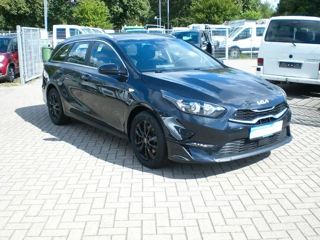 Gebraucht Kia Ceed Sportswagon 136 PS (100 kW) 2023 Schwarz Kombi