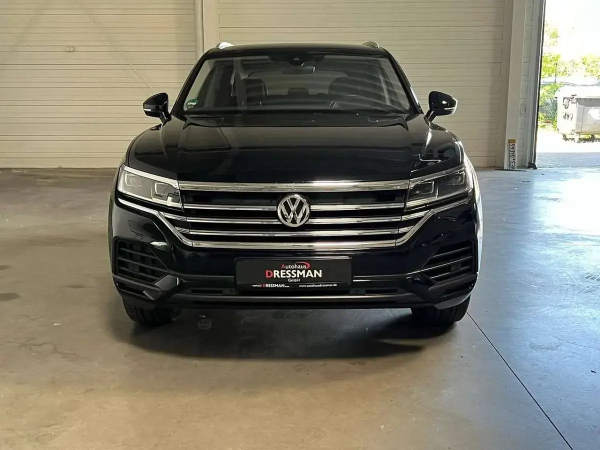 Gebraucht VW Touareg 286 PS (210 kW) 2019 Deep black perleffekt SUV