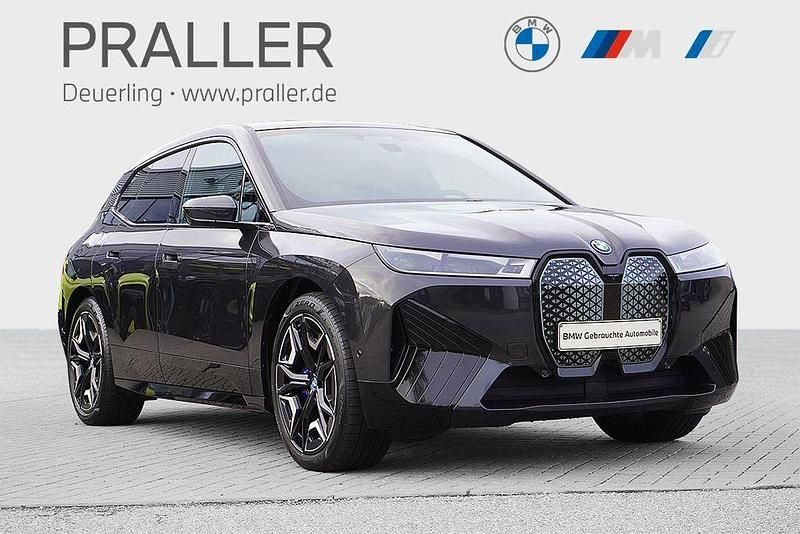 Gebraucht BMW iX Sport Line 239 kW (326 PS) 2023 Sophistograu brillanteffekt SUV