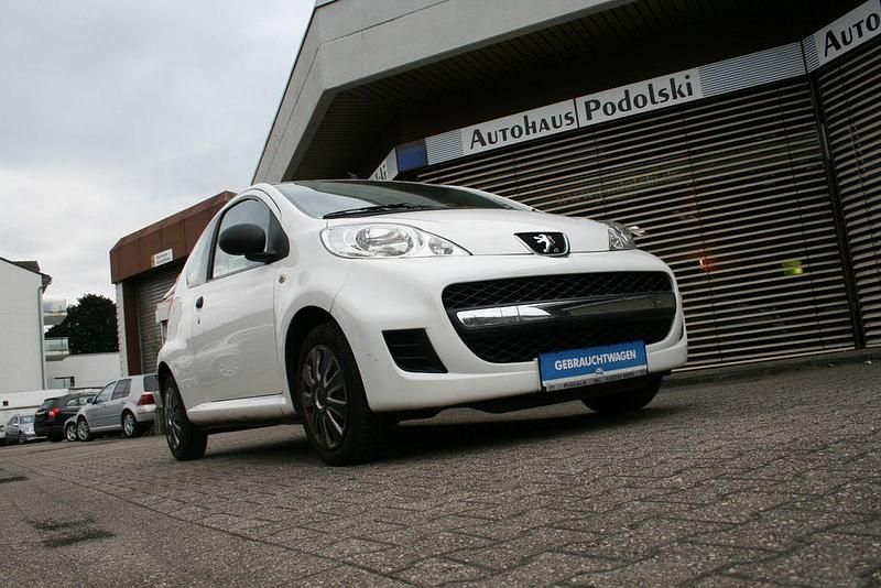 Weiß Gebraucht 2009 Peugeot 107 Filou Kleinwagen | 3.490 € (Etwas zu teuer) - Bild 1/4