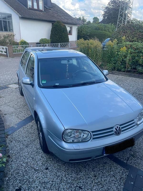 Silber Gebraucht 2002 VW Golf IV Edition Kleinwagen | 2.499 € (Fairer Preis) - Bild 1/4
