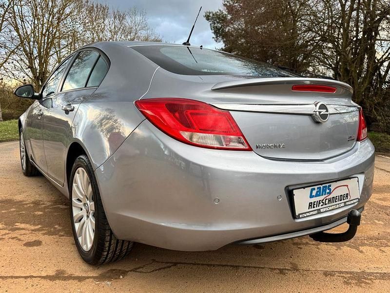 Gebraucht Opel Insignia Selection 140 PS (102 kW) 2009 Silber Limousine