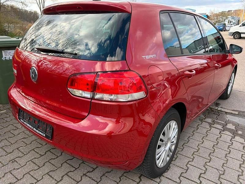Gebraucht VW Golf VI Team 122 PS (89 kW) 2010 Rot Kleinwagen