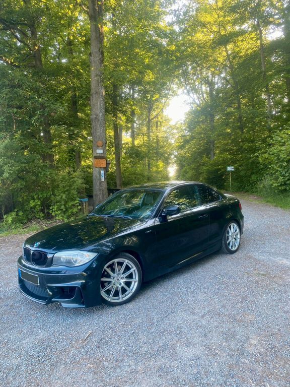 Schwarz Gebraucht 2010 BMW 125 M Sport Kleinwagen | 13.999 € (Guter Preis) - Bild 1/4
