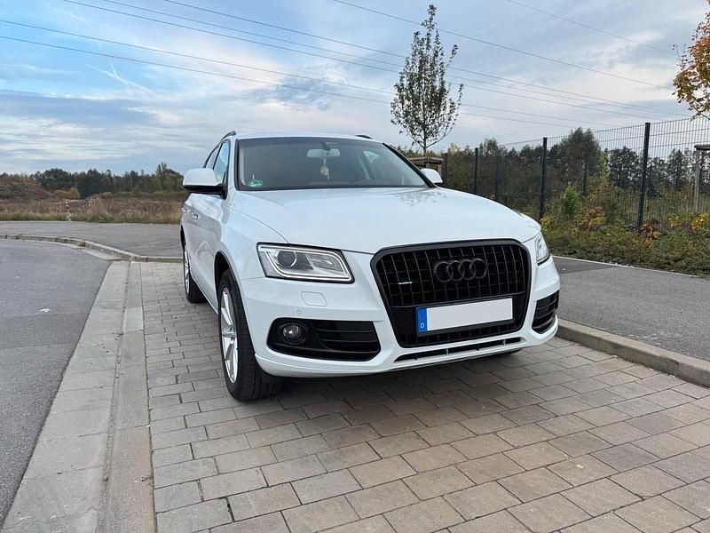 Weiß Gebraucht 2018 Audi Q5 Comfort SUV | 24.900 € (Fairer Preis) - Bild 1/4