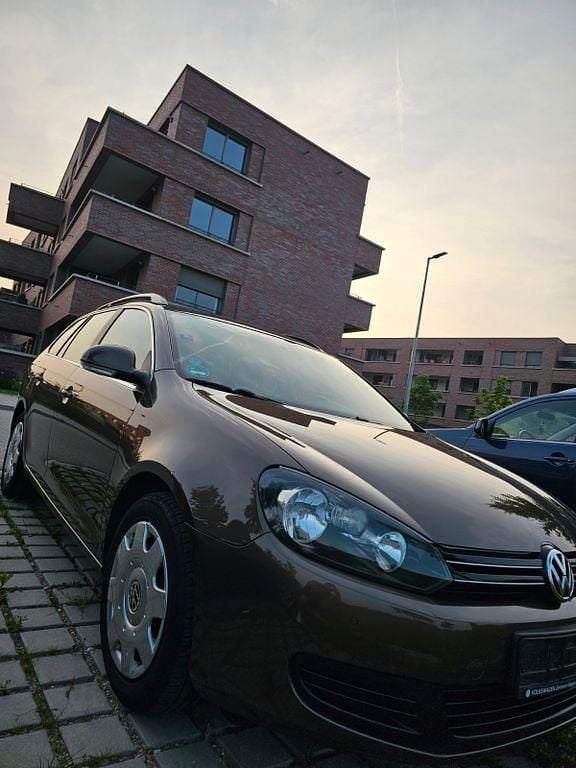Braun Gebraucht 2012 VW Golf VII Style Kombi | 3.200 € (Guter Preis) - Bild 1/4