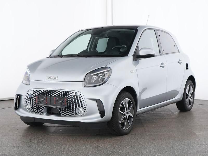 Silber Gebraucht 2023 Smart ForFour Passion Kleinwagen | 16.890 € - Bild 1/4