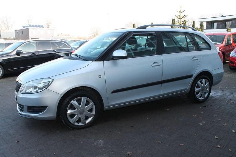 Gebraucht Skoda Fabia Ambition 90 PS (66 kW) 2013 Brilliantsilber metallic Kombi