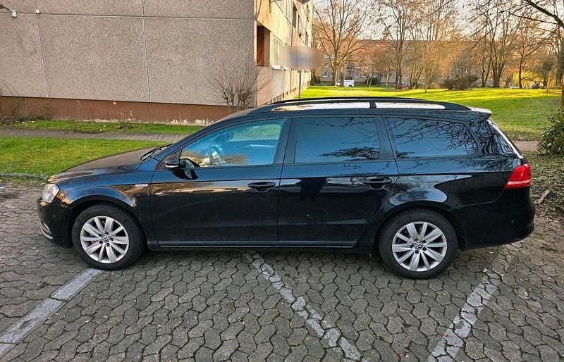 Usata VW Passat 122 CV (89 kW) 2011 Nero Station wagon