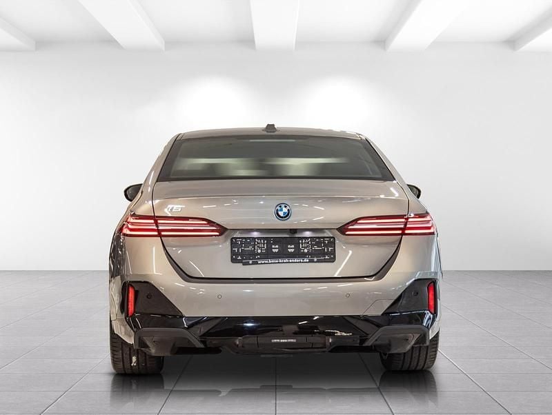 Gebraucht BMW i5 Performance 250 kW (340 PS) 2024 Oxidgrau ii metallic Limousine