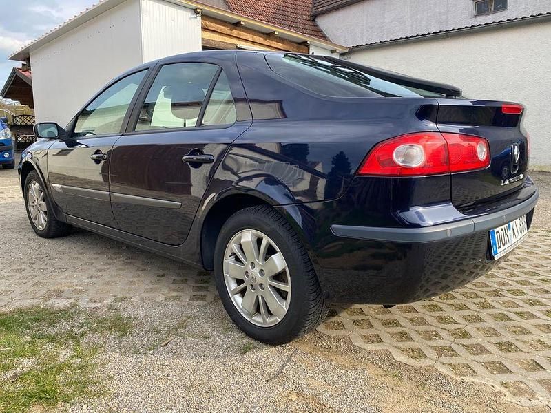 Gebraucht Renault Laguna II 111 PS (81 kW) 2006 Blau Limousine