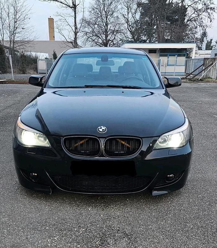 Gebraucht BMW 545 M Sport 333 PS (244 kW) 2003 Schwarz Limousine