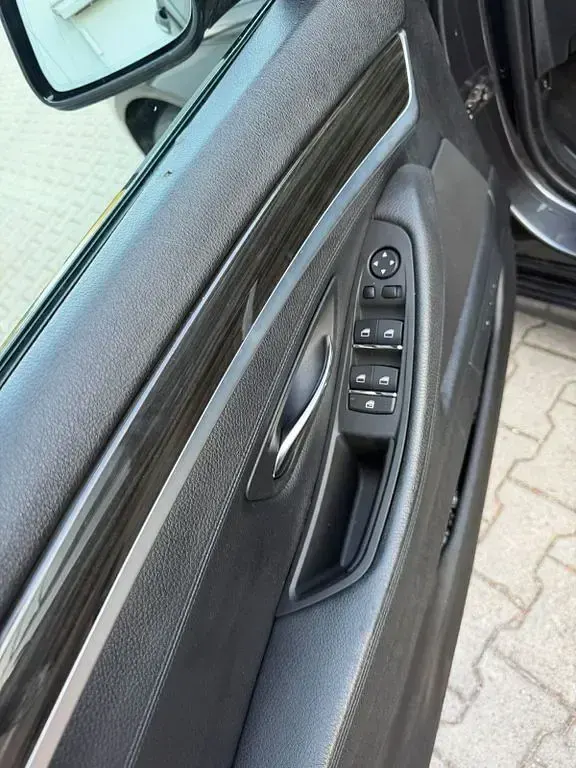 Gebraucht BMW 530 M Sport 258 PS (189 kW) 2012 Grau Kombi