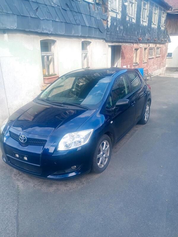 Blau Gebraucht 2007 Toyota Auris Limousine | 3.100 € (Fairer Preis) - Bild 1/4