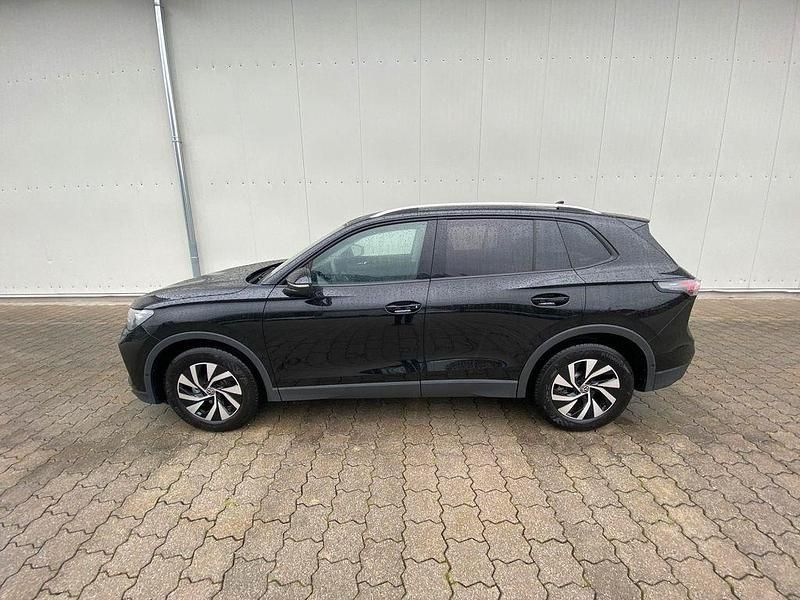 Gebraucht VW Tiguan S 150 PS (110 kW) 2025 Schwarz SUV