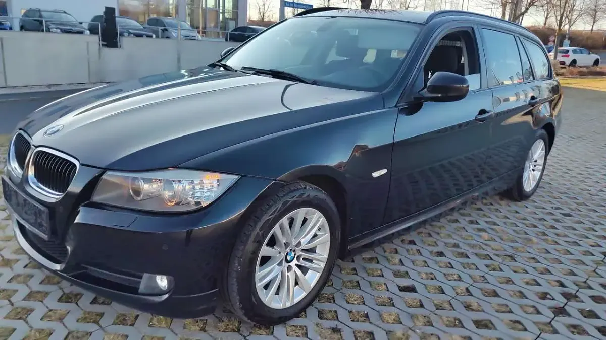 Gebraucht BMW 318 143 PS (105 kW) 2012 Schwarz Kombi