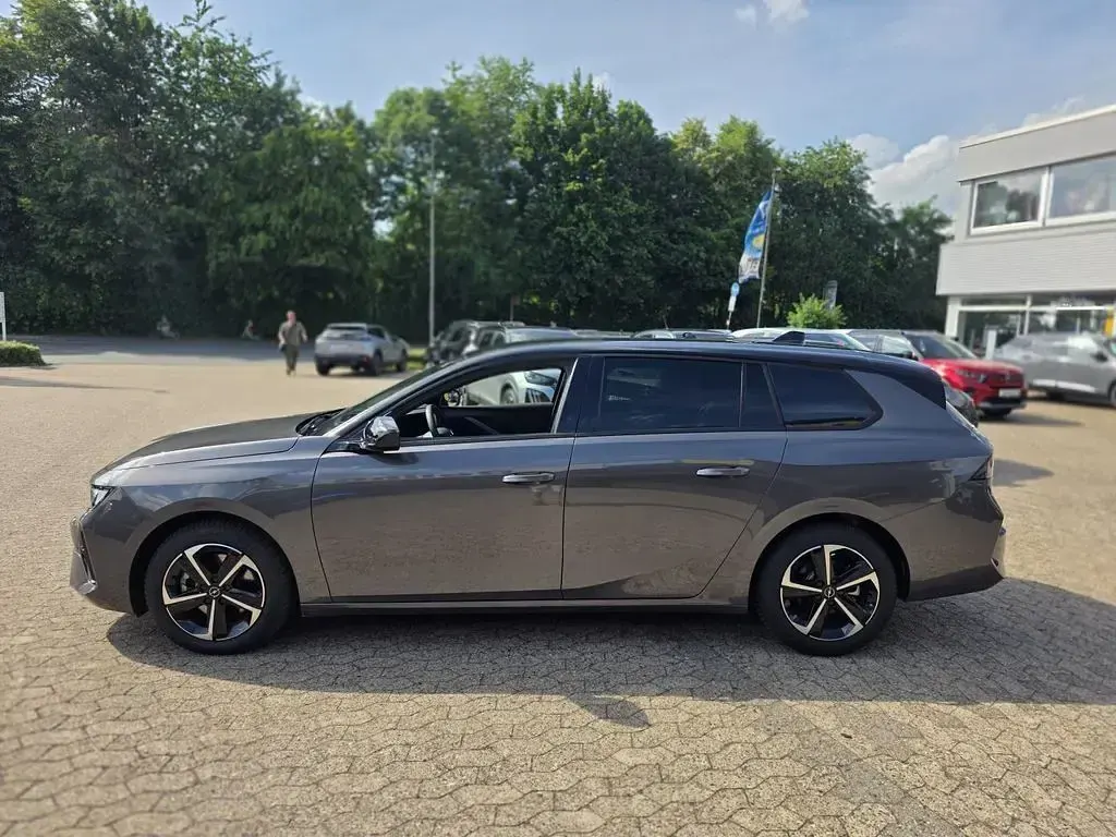 Gebraucht Opel Astra 131 PS (96 kW) 2025 Grau Kleinwagen