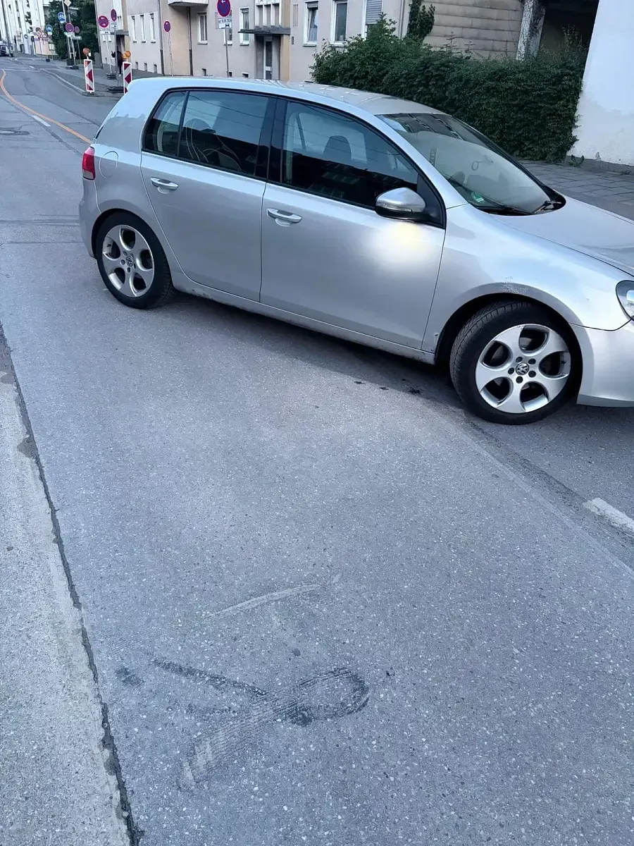 Gebraucht VW Golf VI 122 PS (89 kW) 2010 Silber Kleinwagen